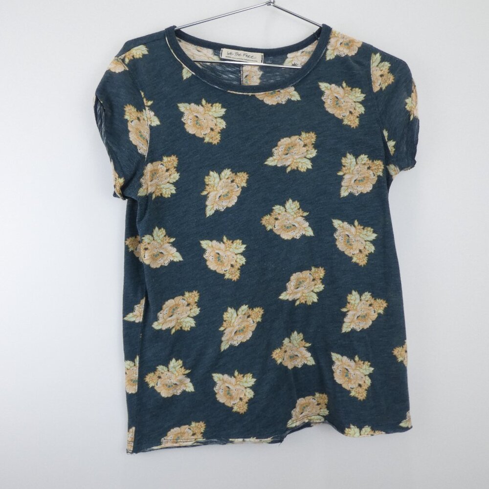 We The Free Shirt Womens Medium Short Sleeve Floral T-Shirt Flower Leaf Pattern